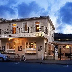 Escape To Boutique ***** Picton